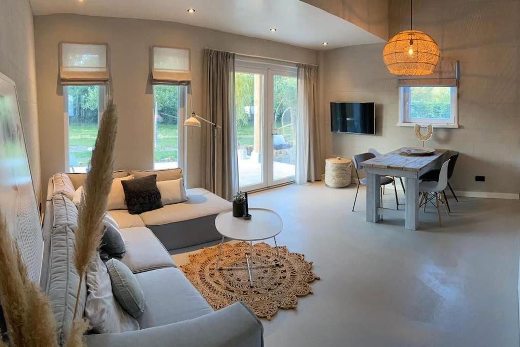 Stijlvol Huisje Met Veranda! Tuynloodz A Beers  Buitenkant foto